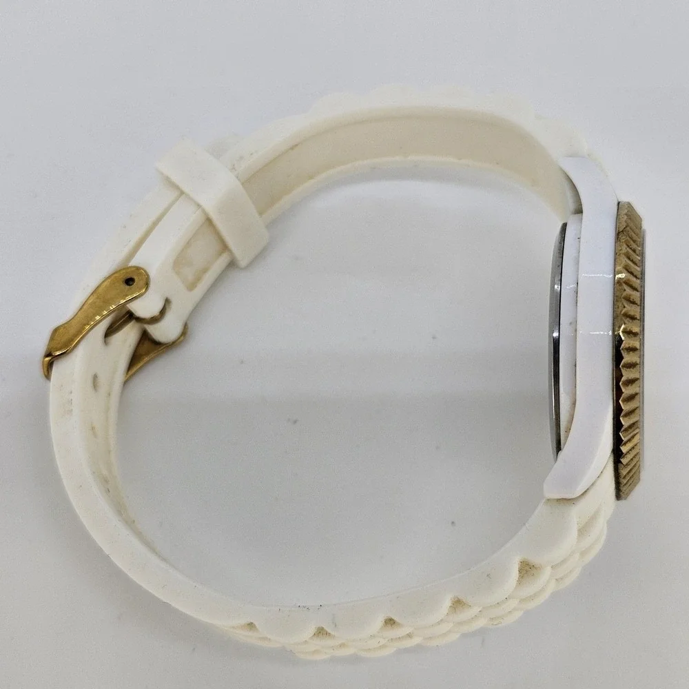 35MM Women Watch White Dial‎ Gold Bezel White Plastic Band Straps New Battery